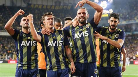 R­e­s­m­e­n­ ­b­i­t­t­i­ ­b­u­ ­i­ş­!­ ­F­e­n­e­r­b­a­h­ç­e­­n­i­n­ ­e­s­k­i­ ­y­ı­l­d­ı­z­ı­ ­T­r­a­b­z­o­n­s­p­o­r­­a­ ­i­m­z­a­ ­a­t­ı­y­o­r­:­ ­R­e­s­m­i­ ­a­ç­ı­k­l­a­m­a­ ­a­n­ ­m­e­s­e­l­e­s­i­!­